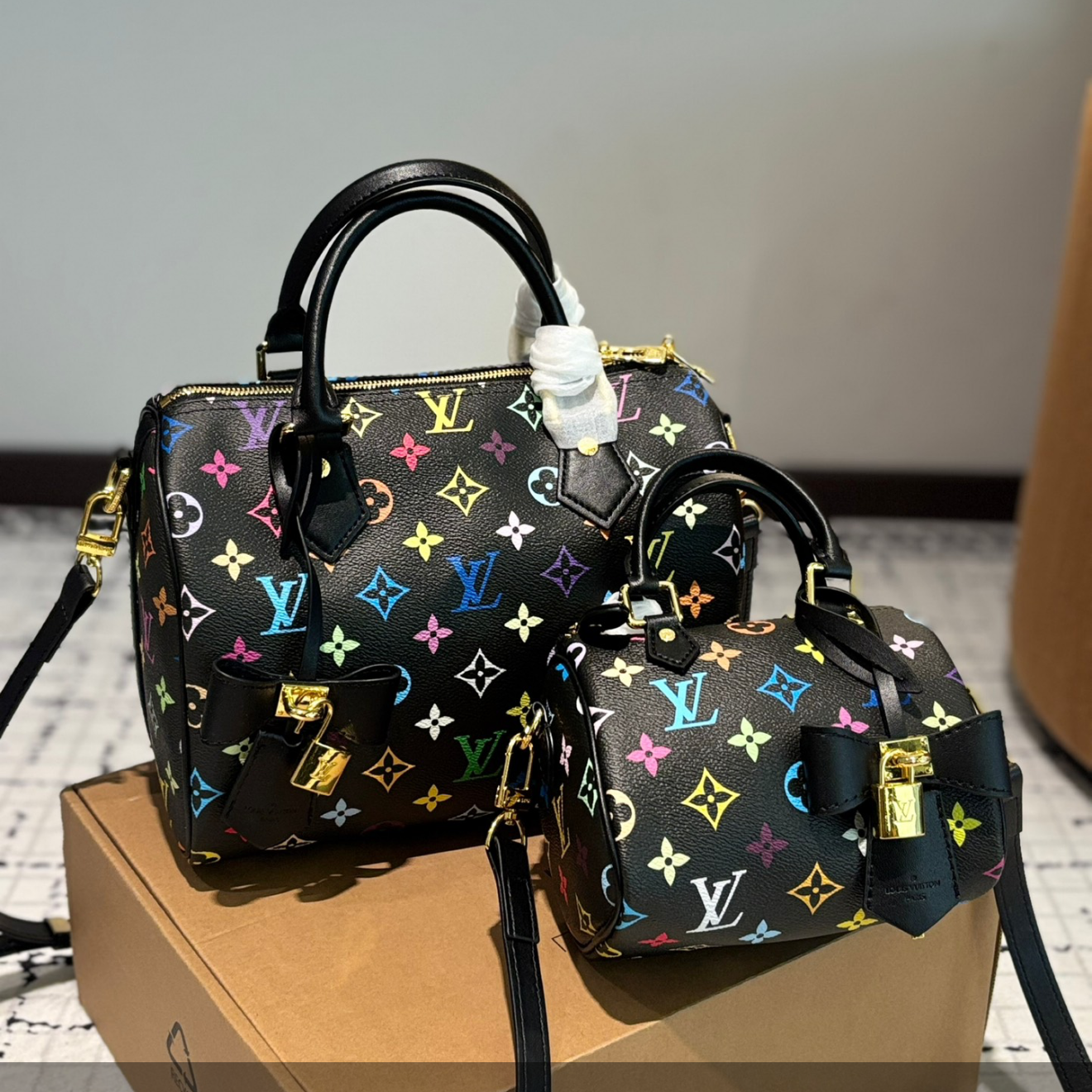 Lv 2 piece bag